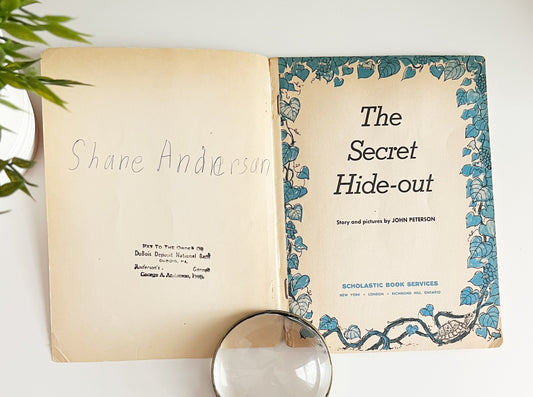 The Secret Hide -out: John Peterson - Paperback 1965