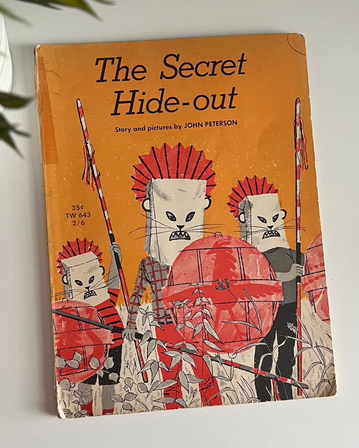 The Secret Hide -out: John Peterson - Paperback 1965