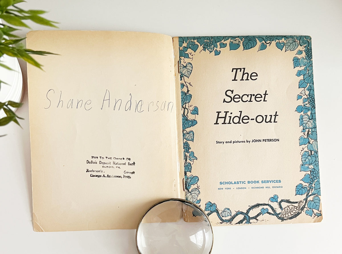 The Secret Hide -out: John Peterson - Paperback 1965